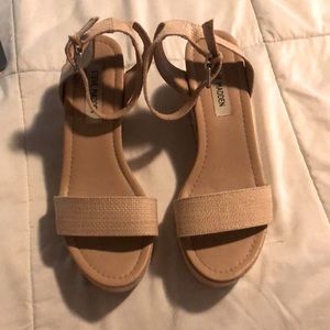 Steve Madden Platforms. Size 8.5